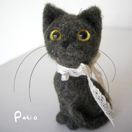 おすわり猫ちゃん 黒ねこちゃん １個 ハンドメイドハンドメイド - 各種