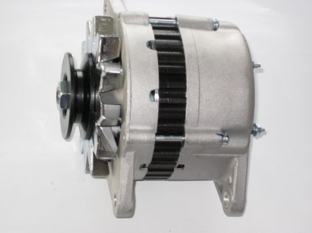 ヤンマーエンジンのオルタネーターASSY　2ＧＭ・3ＧＭ・3ＨＭ・4ＪＭ・4ＪＨ2用 80A仕様になります。 WPS製　新品です。
