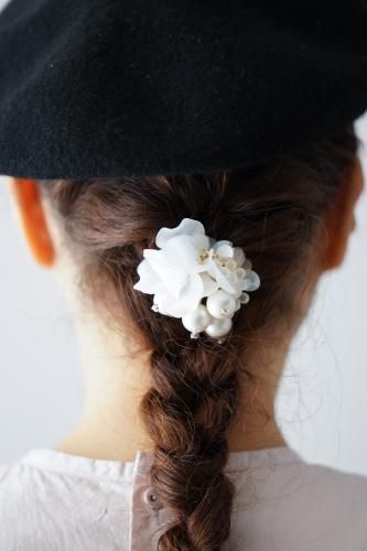 Joelle mani Evan Hair clip (PearlWhiteflower)