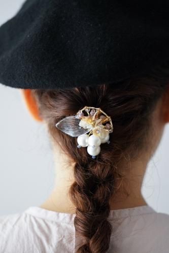 Joelle mani Evan Hair clip (PearlPurple beadsClear leaf)