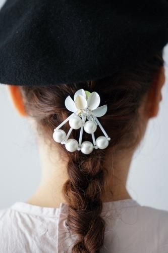 Joelle mani Evan Hair clip (PearlWhitebeads)