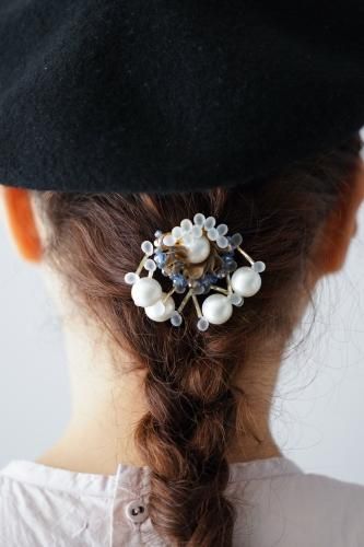 Joelle mani Evan Hair clip (PearlBlue beads)