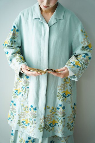 muuc Fuchsia embroidery  coat（Light blue）