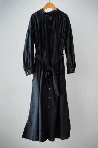 UNIVERSAL TISSU Gathered shirt dress（Black）
