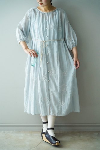 Rijoui Embroidery dress（Right blue）