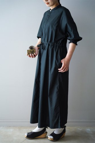 UNIVERSAL TISSU Shirring sleeve dress（Black）