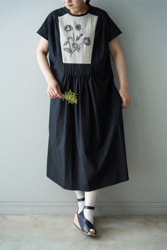 muuc Poppy embroidery dress（Black）