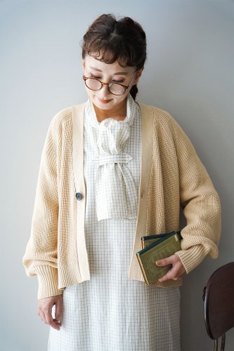 UNIVERSAL TISSU Cotton knit short cardigan（Beige）
