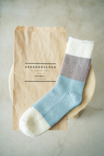 ASEEDONCLOUD Seasonal socks（Light blue）