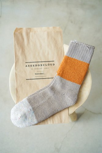 ASEEDONCLOUD Seasonal socks（Beige）