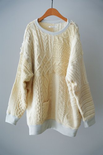 YEAH RIGHT!!  Switching knit pullover（Off-white）