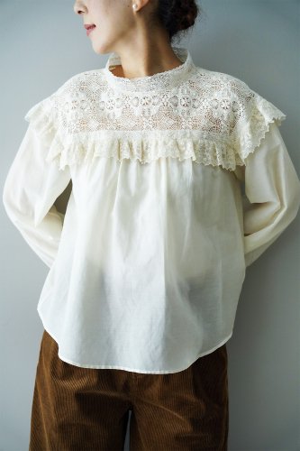 Rijoui Lase pullover（Off-white）
