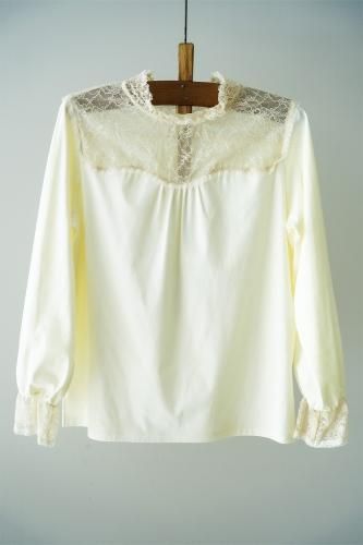 Rijoui Lase pulloverOff-white