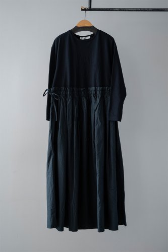 UNIVERSAL SEVEN Classic Tenjiku Maxi Dress（Black）
