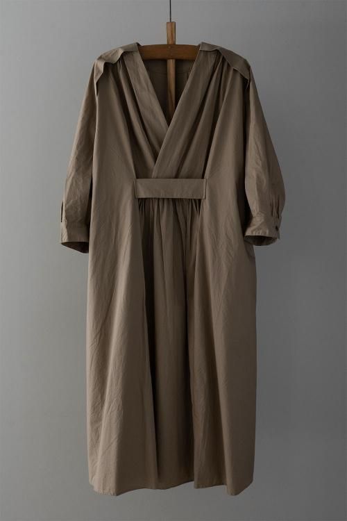 UNIVERSAL TISSU Natural typewriter tuck dress khaki 