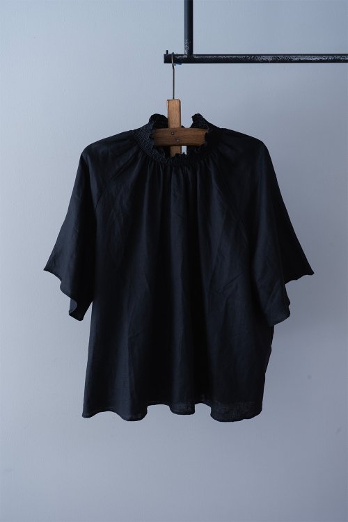 UNIVERSAL TISSU French linen gathered flare blouse（ Black ）