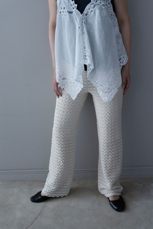 PARIS DE AOUNE Cotton Small Shell Lace Semi-flare Pants（ Off-white ）