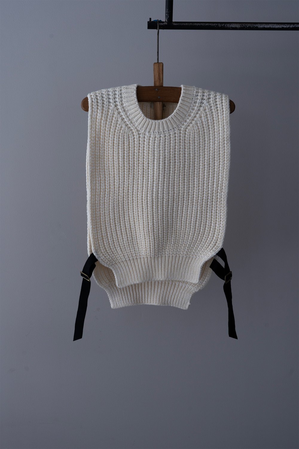 eLfinFolk Bulky knit vest ( Ivory )