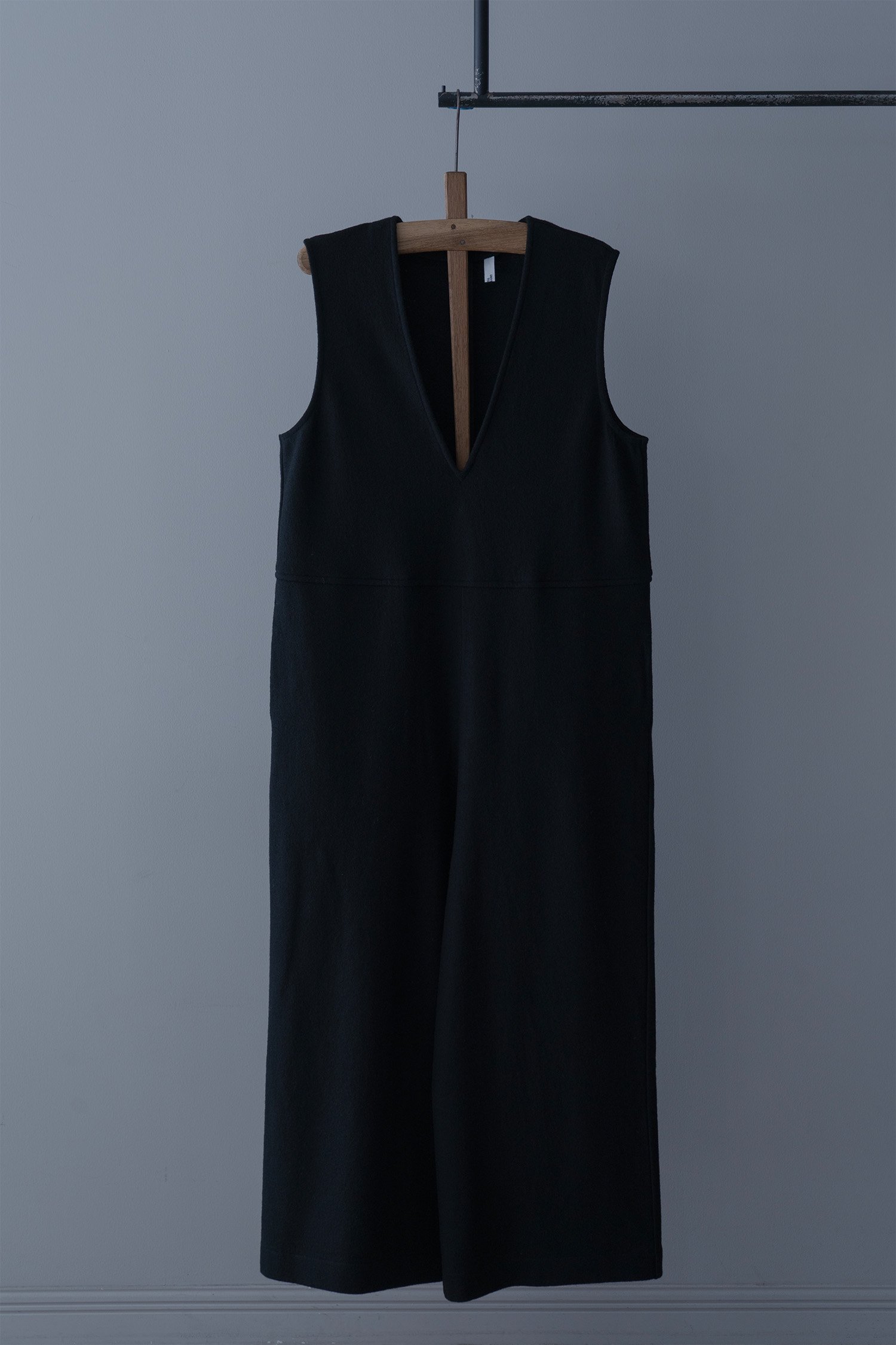 UNIVERSAL TISSU Wool Compression Jersey Overalls（ Black ）