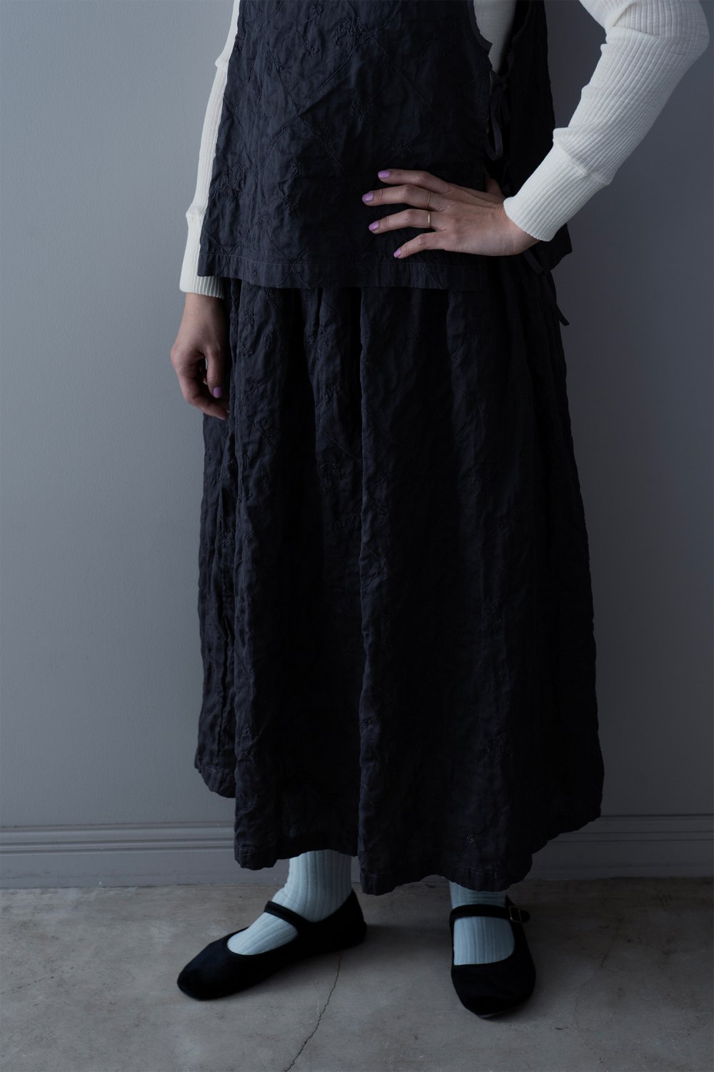 Heriter Embroidery Skirt ( Charcoal )