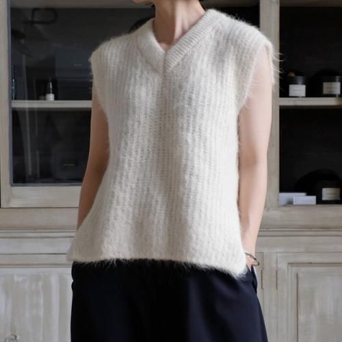 ALPACA FUR V-NECK VEST