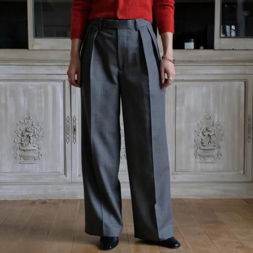 BLUEFACED TWO-TUCK SLACKS