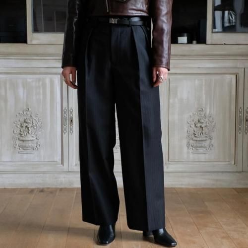 BLUEFACED TWO-TUCK SLACKS