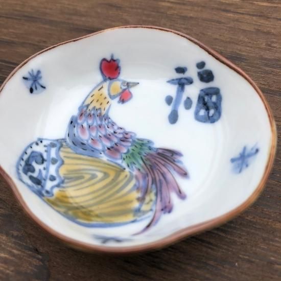 稲葉カヨ 福々絵付けつば型豆皿 鶏に太鼓 - セレクトヨロズヤ