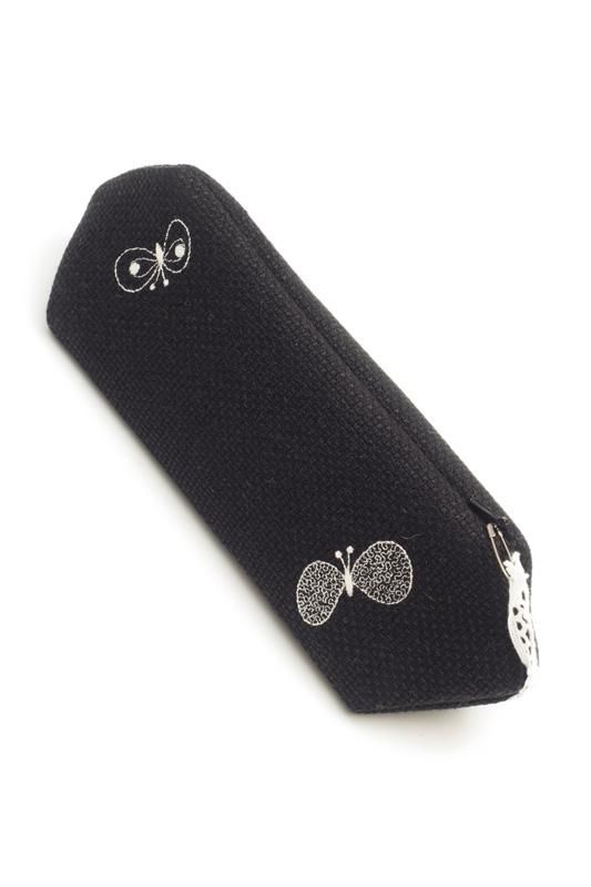 原産国【新品】minäperhonen quartz pouch \