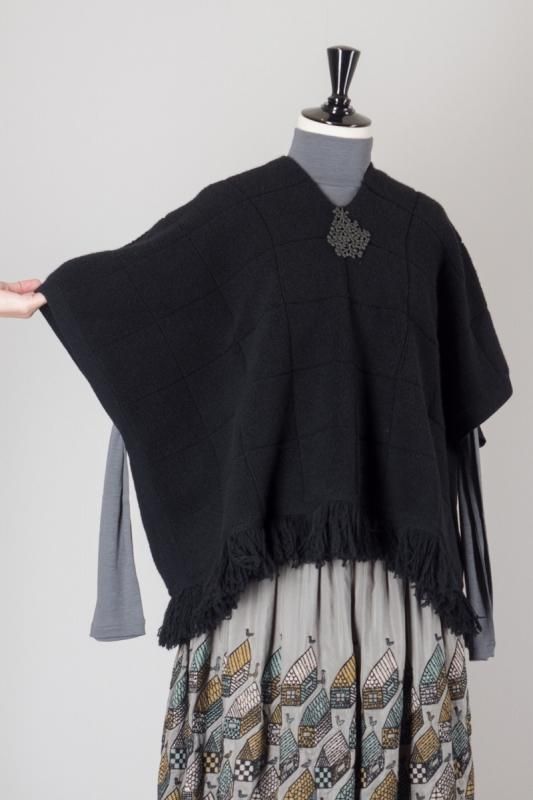 ミナペルホネン　黒いVネックベスト mina perhonen window ベスト - ミナペルホネン正規取扱店