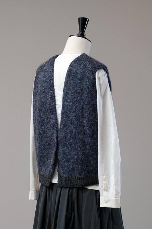 ミナペルホネン タンバリン 濃紺 ウール 重ね着 プルベスト あたたか