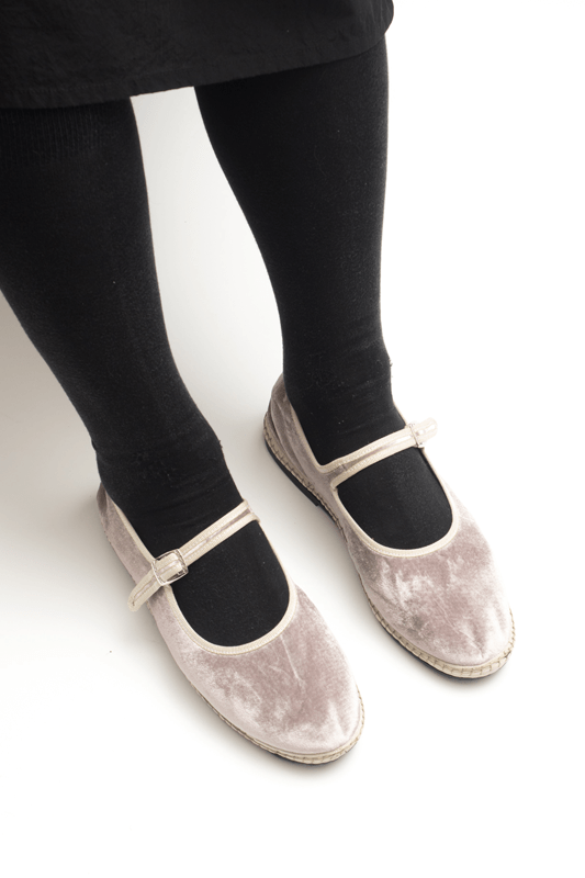 Sciuscia ワンストラップシューズ(グレー) - ミナペルホネン正規取扱店