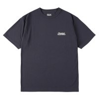 <img class='new_mark_img1' src='https://img.shop-pro.jp/img/new/icons14.gif' style='border:none;display:inline;margin:0px;padding:0px;width:auto;' />【STANDARD CALIFORNIA】SD TECH DRY LOGO T　CHARCOAL　Tシャツ　スタンダードカリフォルニア