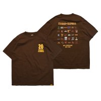 <img class='new_mark_img1' src='https://img.shop-pro.jp/img/new/icons50.gif' style='border:none;display:inline;margin:0px;padding:0px;width:auto;' />【STANDARD CALIFORNIA】SD 20TH ANNIVERSARY LOGO T　BROWN　スタンダードカリフォルニア