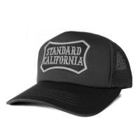 <img class='new_mark_img1' src='https://img.shop-pro.jp/img/new/icons14.gif' style='border:none;display:inline;margin:0px;padding:0px;width:auto;' />STANDARD CALIFORNIASD BASIC LOGO PATCH MESH CAPBLACKå奭åסɥե˥