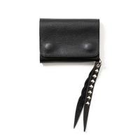 <img class='new_mark_img1' src='https://img.shop-pro.jp/img/new/icons14.gif' style='border:none;display:inline;margin:0px;padding:0px;width:auto;' />CALEE/꡼PLANE LEATHER FLAP HALF WALLET STUDS CHARM䡡BLACK3ޤꥦå