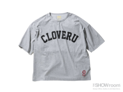 Cloveru Wide College Logo Tee - GRAY<img class='new_mark_img2' src='https://img.shop-pro.jp/img/new/icons47.gif' style='border:none;display:inline;margin:0px;padding:0px;width:auto;' />