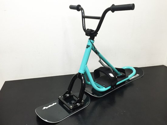 入荷済】スノースクート JYKK SNOWSCOOT Mini ミニ アクアマリン【キッズサイズ3~7才軽量モデル】 - スノースクートオンラインプロショップ  トゥーレイトスポーツ 中古 ニューモデル メンテナンス カスタム レンタル 全国発送 snowscoot online proshop  -toolatesports