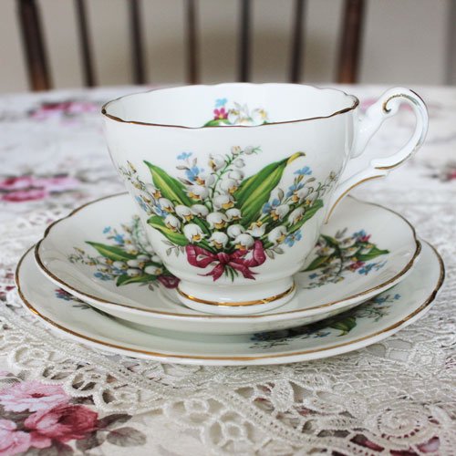 英国製 Staffordshire England すずらん カップ＆ソーサー 特典付き