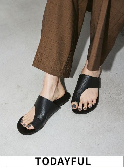 TODAYFUL (トゥデイフル）<br>Tong Leather Sandals  22春夏.【12111047】サンダル sp22