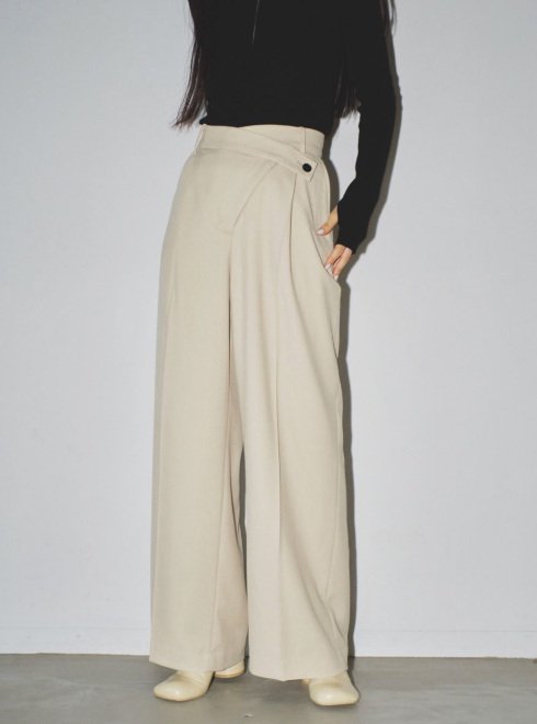 TODAYFUL (トゥデイフル）Asymmetry Twill Trousers★ 23秋冬.【12410702】パンツ 冬受注会 -  通販セレクトショップ HeartySelect | TODAYFUL.SNIDEL.CELFORD.COCODEAL等正規取扱　大阪枚方くずは