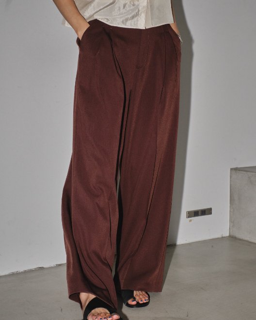 TODAYFUL (トゥデイフル）Tuck Wide Trousers ★ 24春夏予約【12410720】パンツ 入荷予定 : 5月中旬～ -  通販セレクトショップ HeartySelect | TODAYFUL.SNIDEL.CELFORD.COCODEAL等正規取扱　大阪枚方くずは