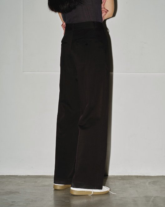 TODAYFUL (トゥデイフル）Asymmetry Twill Trousers★ 24秋冬予約【12420708】パンツ 入荷予定 : 7月下旬～  - 通販セレクトショップ HeartySelect | TODAYFUL.SNIDEL.CELFORD.COCODEAL等正規取扱　大阪枚方くずは