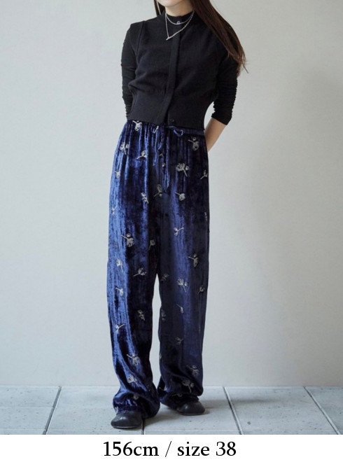 TODAYFUL (トゥデイフル）Embroidery Velour Pants☆ 24秋冬【12420703】パンツ - 通販セレクトショップ  HeartySelect | TODAYFUL.SNIDEL.CELFORD.COCODEAL等正規取扱 大阪枚方くずは