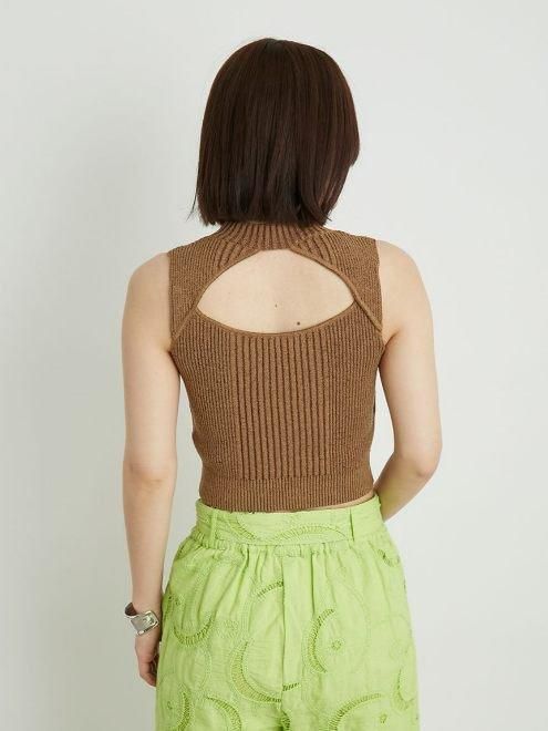 Lily Brown （リリーブラウン)バックオープンカップ付きノースリ