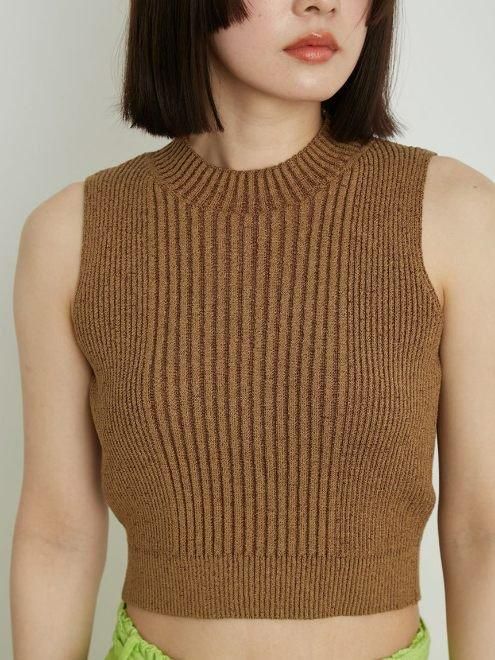 Lily Brown （リリーブラウン)バックオープンカップ付きノースリ