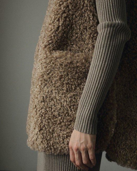 anuke(アンヌーク)Eco Fur Vest 24秋冬【62420102】ベスト ss12