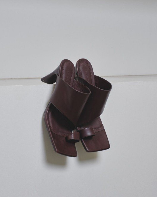 TODAYFUL (トゥデイフル）Square Leather Sandals★ 25春夏予約【12511005】サンダル 入荷予定 : 4月中旬～  - 通販セレクトショップ HeartySelect | TODAYFUL.SNIDEL.CELFORD.COCODEAL等正規取扱　大阪枚方くずは