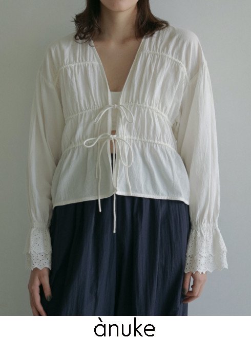 anuke(アンヌーク)Vneck Lace Blouse★ 25春夏予約【62510408】シャツ・ブラウス 入荷予定 : 3月上旬～　 25春夏受注会 - 通販セレクトショップ HeartySelect | TODAYFUL.SNIDEL.CELFORD.COCODEAL等正規取扱　 大阪枚方くずは