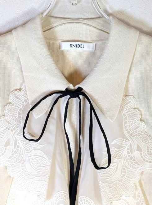 snidel （スナイデル）ラッフル刺繍ニットプルオーバー 25春夏